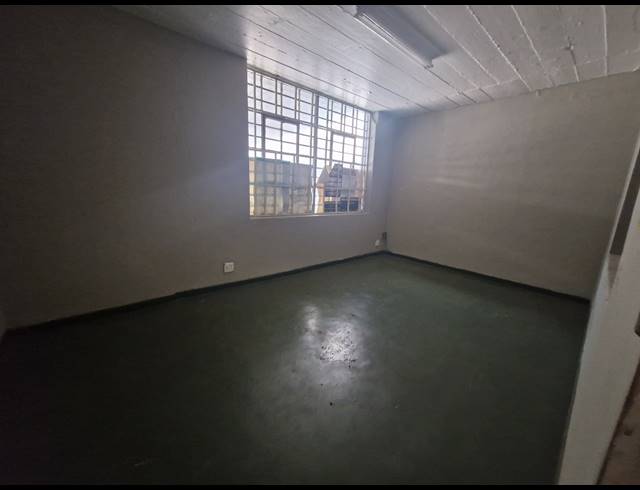 133M² WAREHOUSE TO LET IN DENVER